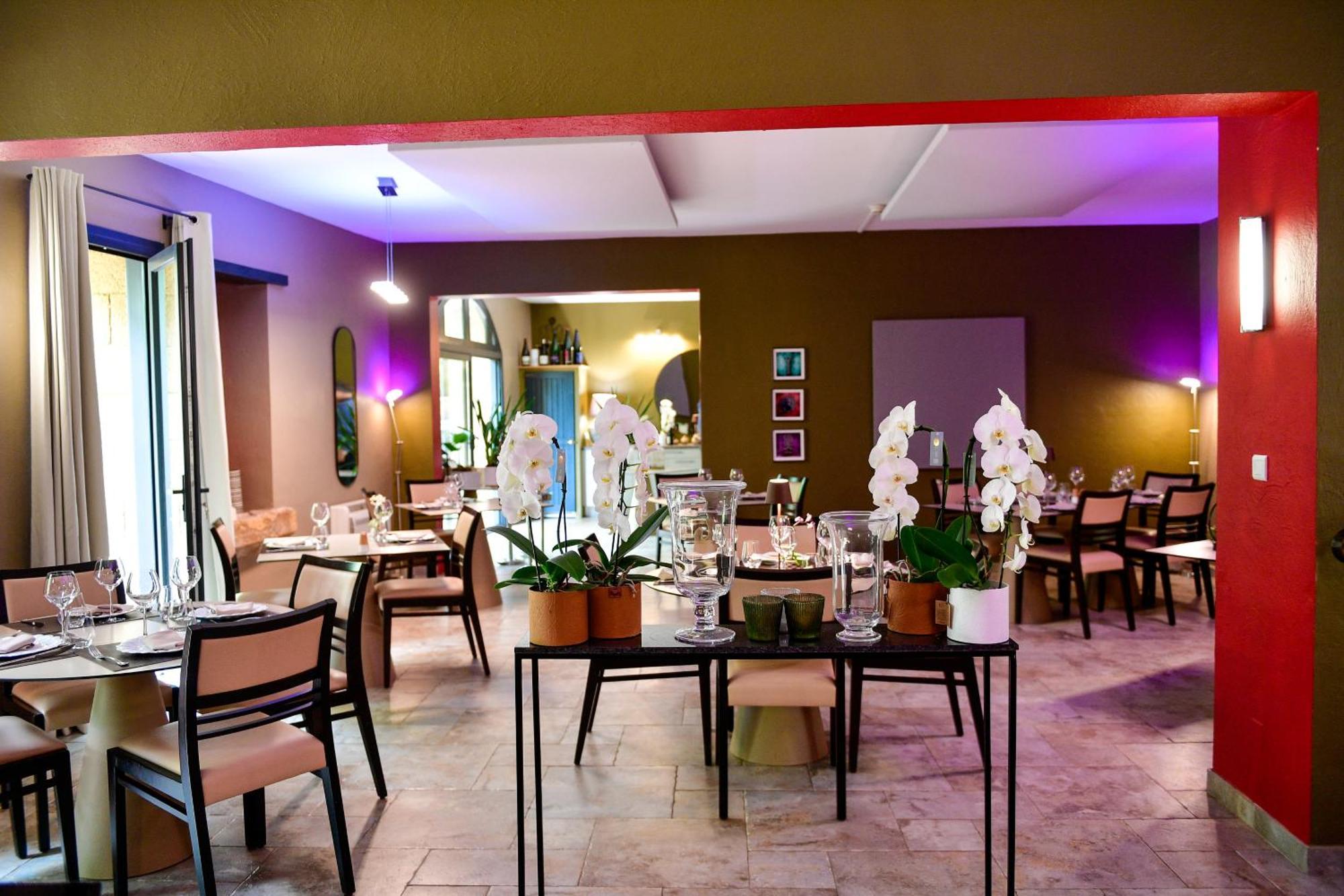 Le Mas Des Aigras - Hotel & Restaurant De Charme En Provence Orange  Exterior photo